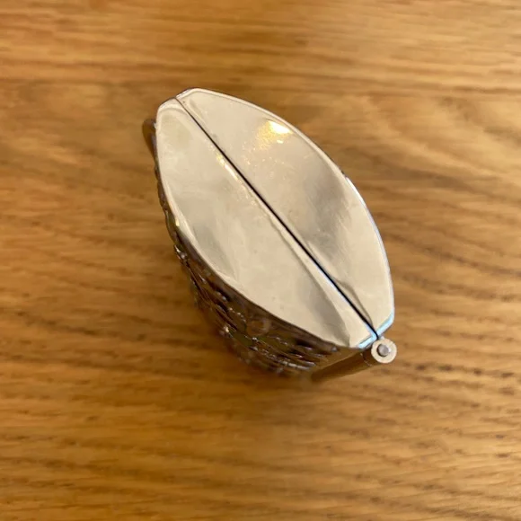 Judith Leiber for Neiman Marcus Butterfly Box! - Picture 5 of 6